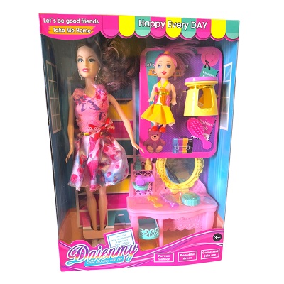 MUÑECA CON ACCESORIOS -DAIENMY-
